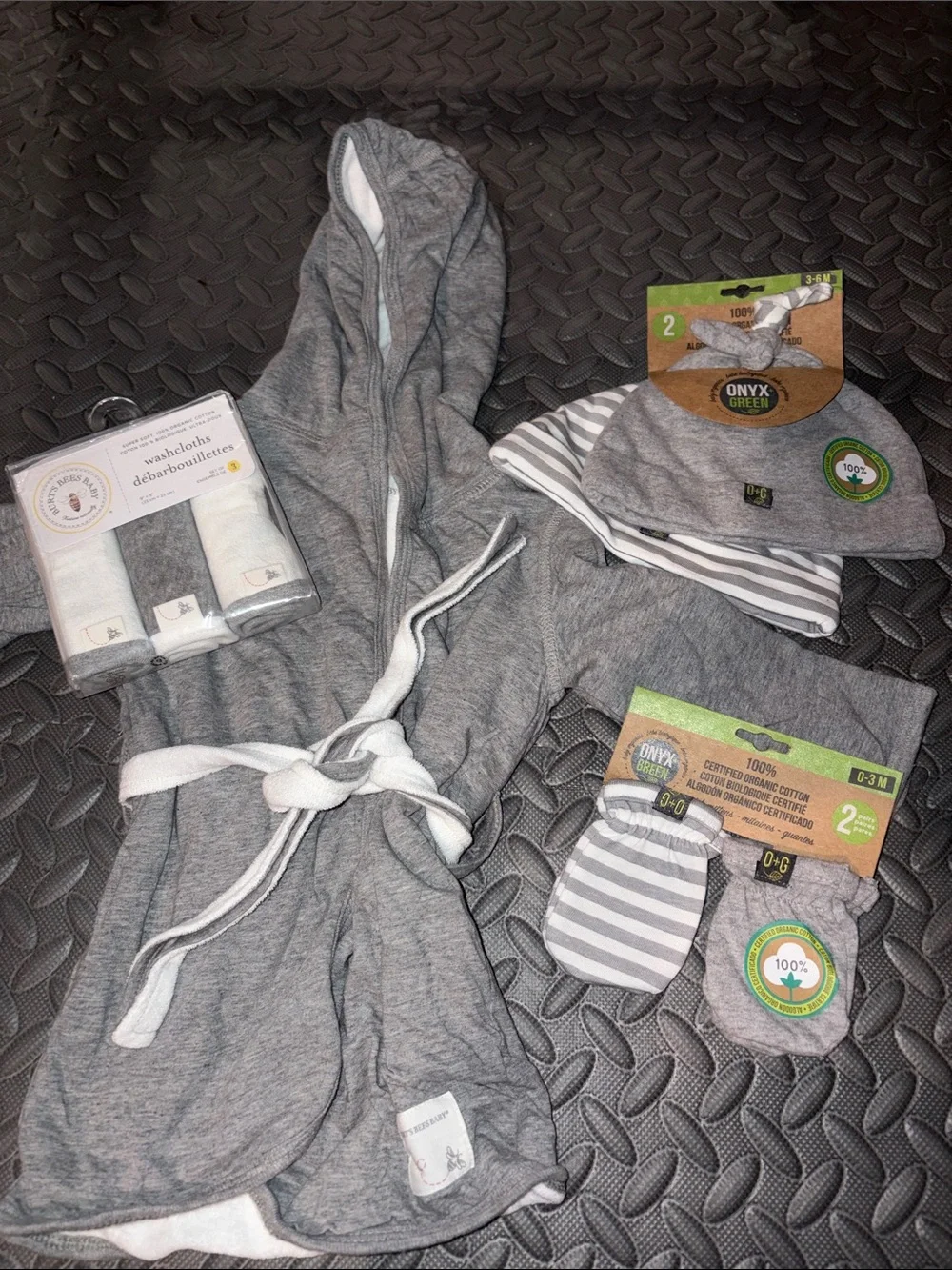 Bundle of Burt's Bees and Onyx Green organic cotton baby items NWT